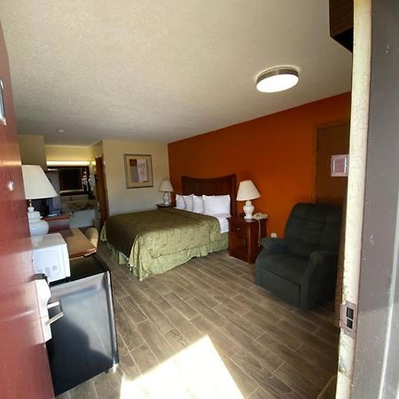 Budget Host Inn - Baxley Zewnętrze zdjęcie