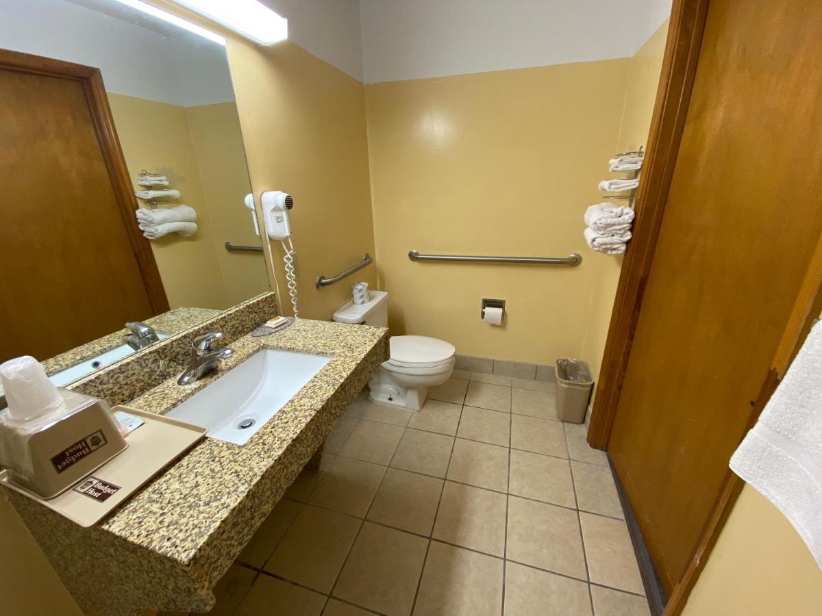 Budget Host Inn - Baxley Zewnętrze zdjęcie